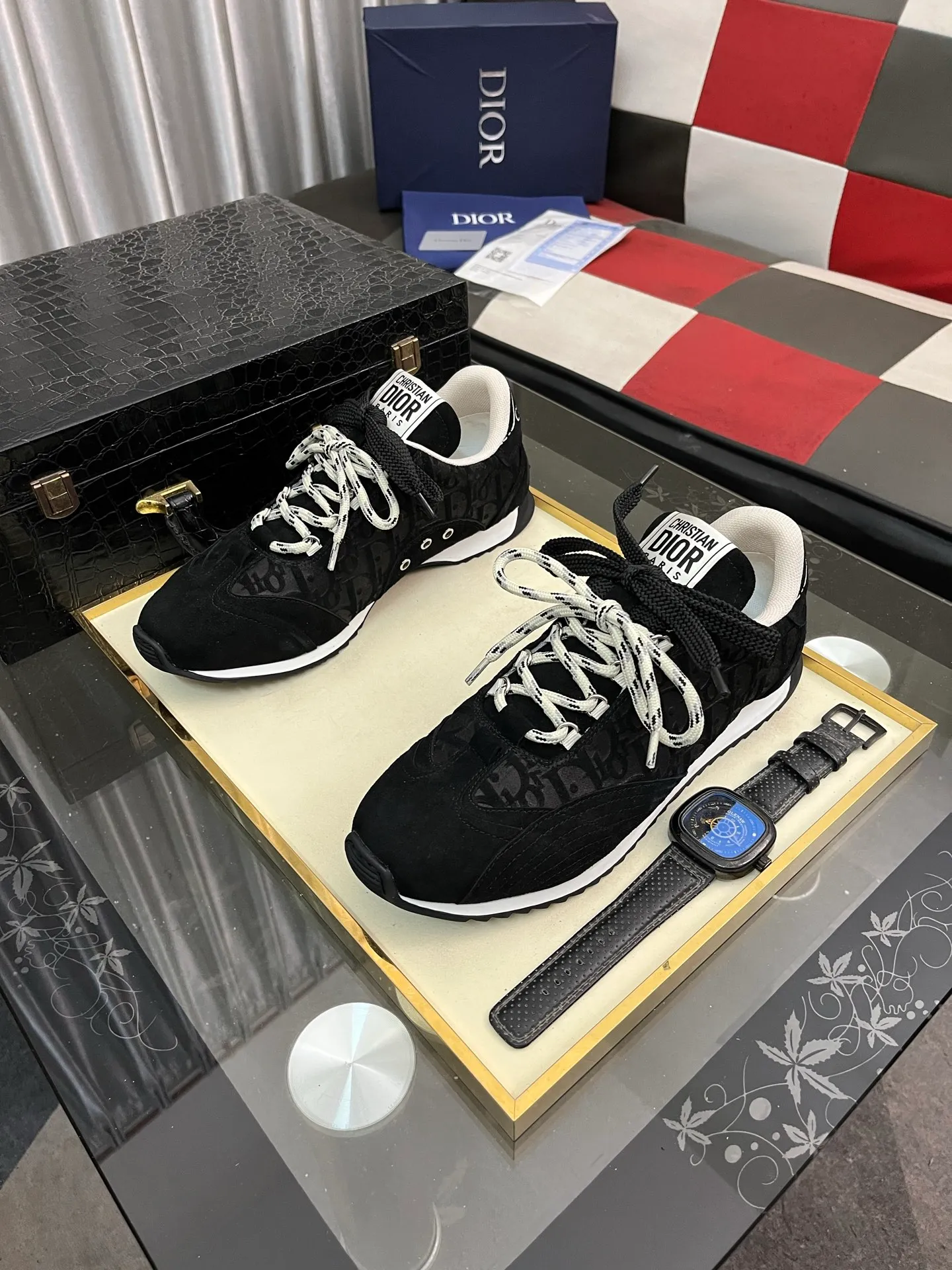Men's shoes 💰500⌚️⌚️Dior original quality.~ Unique modern style sneakers. 🏃A must-have casual shoe for trendy men😍😍 Original brand imported from Italy, imported original leather, sheep lining (refuses to discolor and grind feet) Sole: Original sole provided by the original factory, French lazy style design ⚠️Fit to the feet, original quality, super comfortable original sole. Just like shooting the real thing 🎬The real thing is better Code number: 38-446️⃣Colors available
